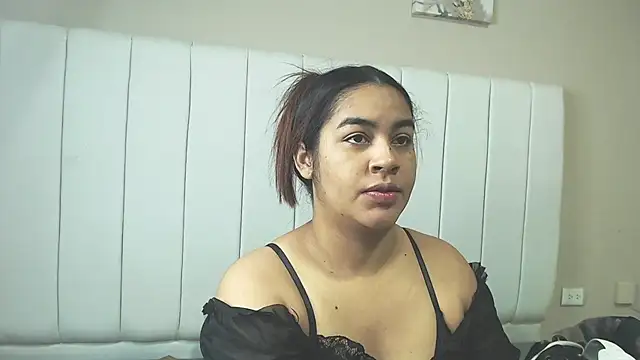 Snapshot of alicce_will02 chatting on 01-11-26, 11:50 alicce will02 online show from 01-11-26, 11:50