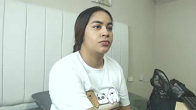 Snapshot of alicce_will02 chatting on 01-10-26, 12:55 alicce will02 online show from 01-10-26, 12:55