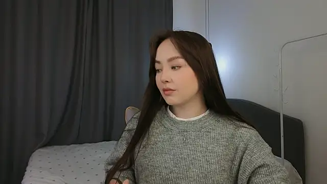 fallin lovee online show from 04-19-26, 01:45