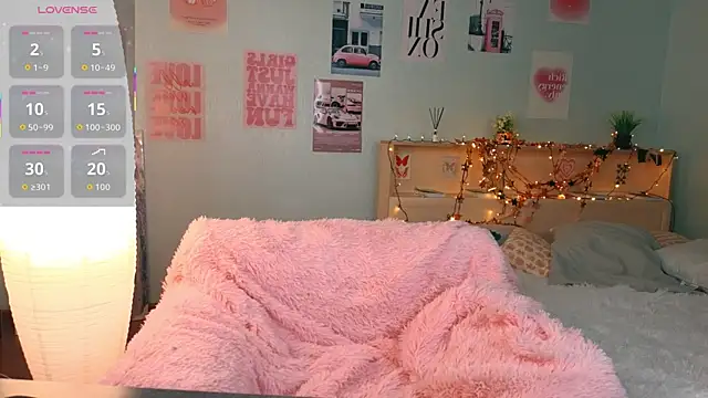 Snapshot of fallin_lovee chatting on 01-16-26, 04:49 fallin lovee online show from 01-16-26, 04:49