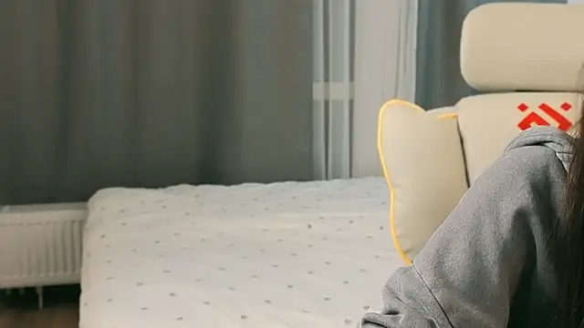 Snapshot of fallin_lovee chatting on 02-24-26, 09:59 fallin lovee online show from 02-24-26, 09:59