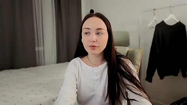 Snapshot of fallin_lovee chatting on 02-27-26, 07:46 fallin lovee online show from 02-27-26, 07:46