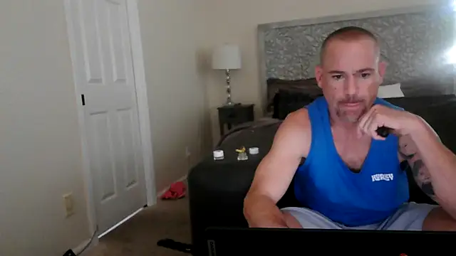 Snapshot of MISTERANDDEMI chatting on 06-18-26, 12:53 MISTERANDDEMI online show from 06-18-26, 12:53