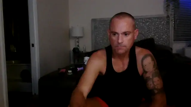 Snapshot of MISTERANDDEMI chatting on 06-08-26, 09:10 MISTERANDDEMI online show from 06-08-26, 09:10