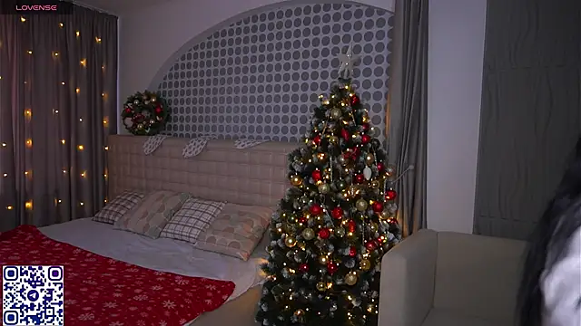 DeliaLoma online show from 01-15-26, 05:55