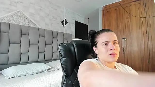 ChannelWhitee  online show from 01-07-26, 09:53