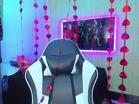 Snapshot of dolly_boob chatting on 02-19-26, 03:47 dolly boob online show from 02-19-26, 03:47