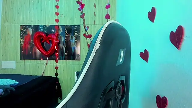 Snapshot of dolly_boob chatting on 02-27-26, 05:07 dolly boob online show from 02-27-26, 05:07