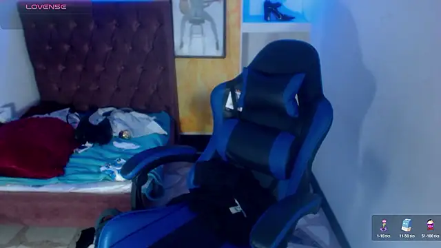 Snapshot of dolly_boob chatting on 01-16-26, 05:33 dolly boob online show from 01-16-26, 05:33