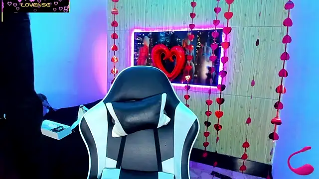 Snapshot of dolly_boob chatting on 03-03-26, 04:08 dolly boob online show from 03-03-26, 04:08