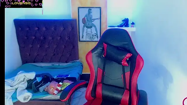 Snapshot of dolly_boob chatting on 02-10-26, 04:44 dolly boob online show from 02-10-26, 04:44