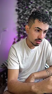 Snapshot of juancho_hairy chatting on 03-19-26, 05:02 juancho hairy online show from 03-19-26, 05:02