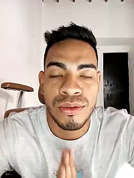 Moreno latino sex online show from 12-21-25, 05:25