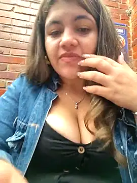 Snapshot of Ivy_enjoy chatting on 06-14-26, 09:05 Ivy enjoy online show from 06-14-26, 09:05