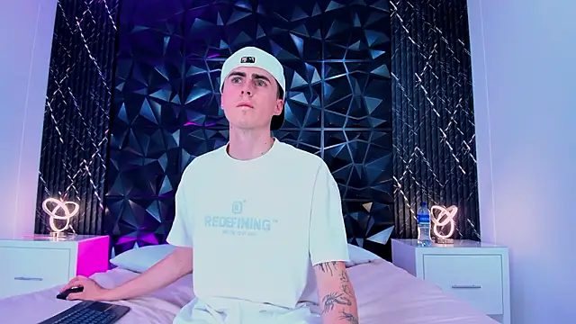 Snapshot of SpaceBoy1 chatting on 02-16-26, 09:02 SpaceBoy1 online show from 02-16-26, 09:02