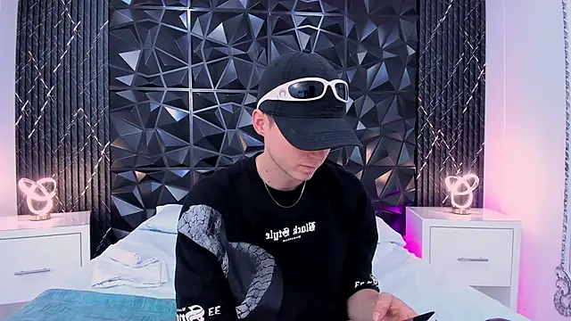 Snapshot of SpaceBoy1 chatting on 02-28-26, 08:52 SpaceBoy1 online show from 02-28-26, 08:52