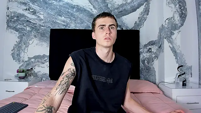 Snapshot of SpaceBoy1 chatting on 03-02-26, 10:06 SpaceBoy1 online show from 03-02-26, 10:06