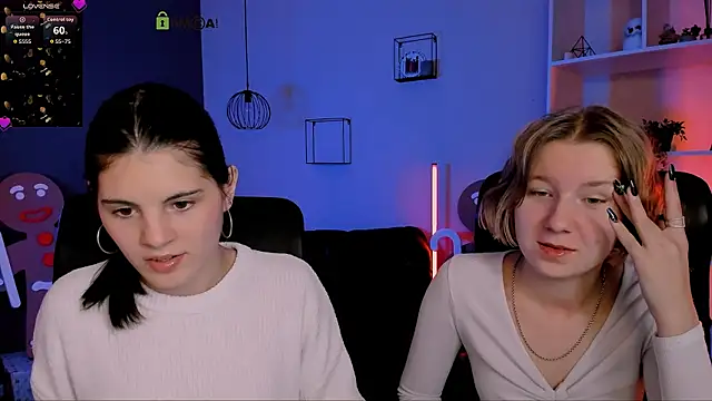 lizzie boom  online show from 12-19-25, 08:11