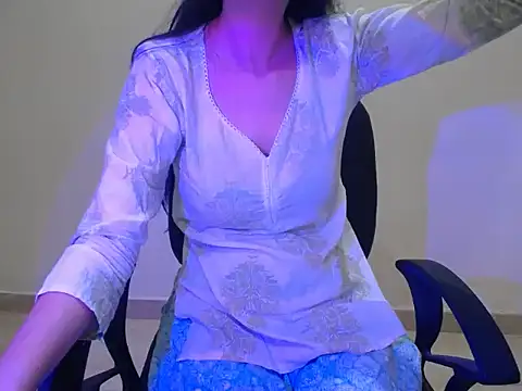 Snapshot of Farhana_beautyfull chatting on 06-20-26, 04:06 Farhana beautyfull online show from 06-20-26, 04:06