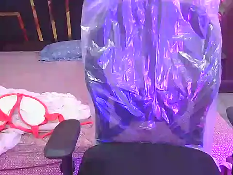 bold-smirthii online show from 04-19-26, 03:29