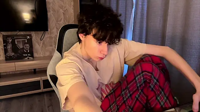 Eddy Blare online show from 12-22-25, 07:52