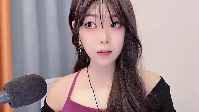 smalldaisy online show from 02-11-26, 01:49