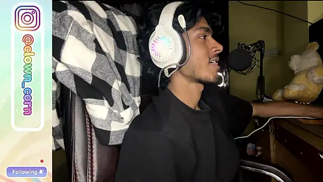 Snapshot of tooexpensive chatting on 02-01-26, 07:56 tooexpensive online show from 02-01-26, 07:56