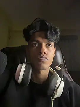 Snapshot of tooexpensive chatting on 02-13-26, 05:35 tooexpensive online show from 02-13-26, 05:35