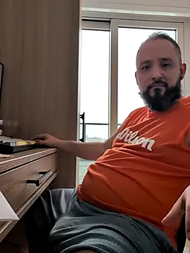 Hairy bear86 online show from 03-06-26, 07:42