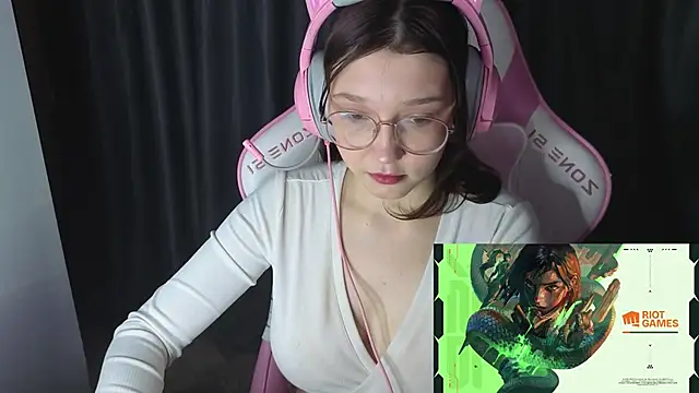 Pink-Aura- online show from 01-15-26, 08:23