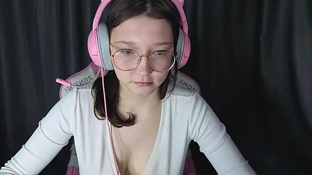 Pink-Aura- online show from 01-13-26, 05:06