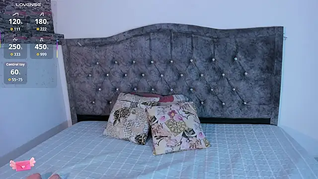 cloe brown1 online show from 04-22-26, 06:58