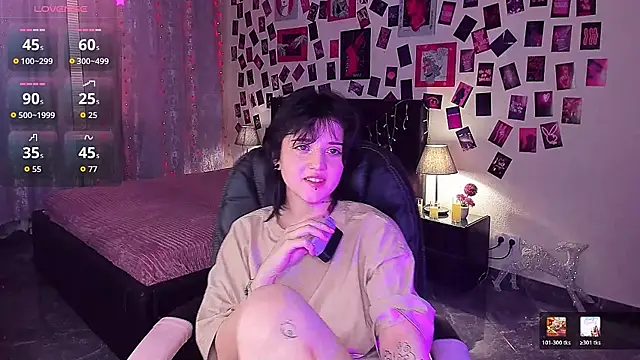 SarahShelby online show from 03-10-26, 10:19