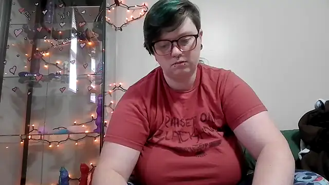 Snapshot of Pupghostt chatting on 02-06-26, 01:18 Pupghostt online show from 02-06-26, 01:18