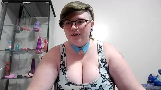 Snapshot of Pupghostt chatting on 12-21-25, 07:37 Pupghostt online show from 12-21-25, 07:37