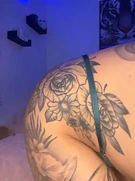 Snapshot of urprettygirlleenay chatting on 02-18-26, 10:17 urprettygirlleenay online show from 02-18-26, 10:17