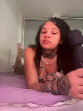 urprettygirlleenay online show from 01-13-26, 09:41