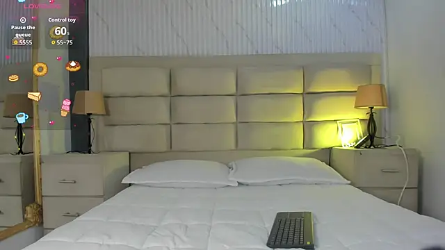 Snapshot of ManuelaEvans_ chatting on 02-23-26, 09:37 ManuelaEvans online show from 02-23-26, 09:37