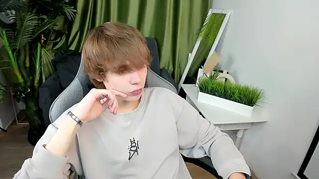 andyyzzz online show from 07-04-26, 06:45