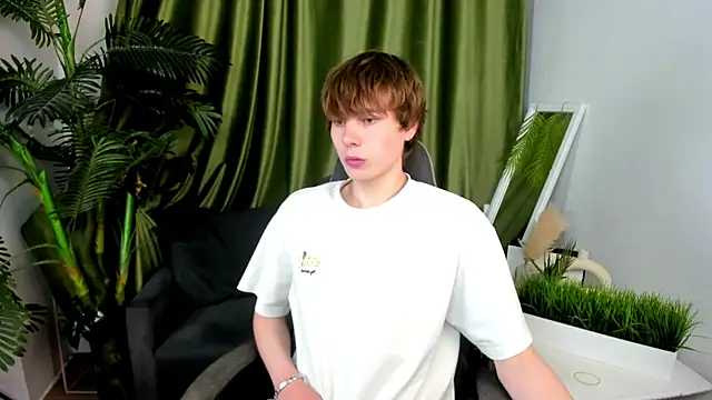 andyyzzz online show from 06-24-26, 08:28