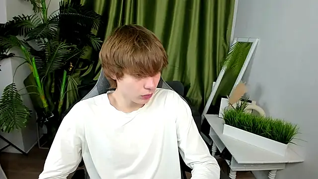andyyzzz online show from 07-05-26, 06:59