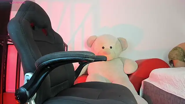 Charlotteinpole online show from 02-13-26, 04:12