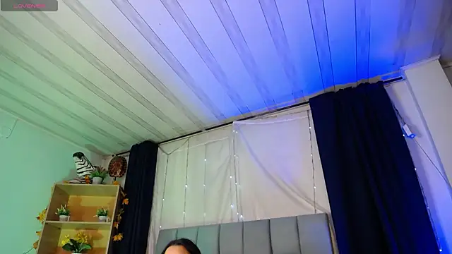 Emilyy05  online show from 12-23-25, 03:17