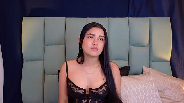Snapshot of Emilyy05_ chatting on 07-16-26, 12:40 Emilyy05 online show from 07-16-26, 12:40