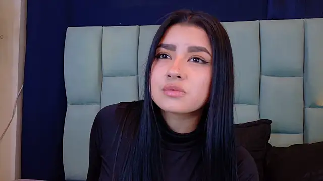 Snapshot of Emilyy05_ chatting on 07-17-26, 11:46 Emilyy05 online show from 07-17-26, 11:46