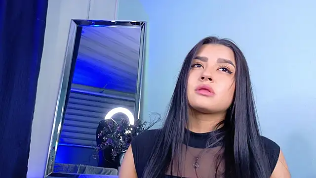 Emilyy05  online show from 05-08-26, 12:14