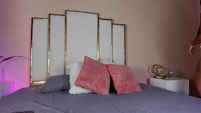 Niky Thomson online show from 01-14-26, 07:17