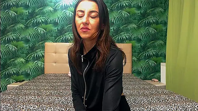 Stella John online show from 01-28-25, 05:43