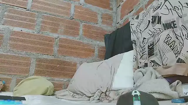 Snapshot of Alphamaster_92 chatting on 01-06-26, 05:17 Alphamaster 92 online show from 01-06-26, 05:17