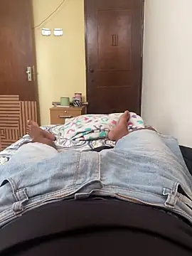 Snapshot of Indioperveso22 chatting on 12-20-25, 02:42 Indioperveso22 online show from 12-20-25, 02:42